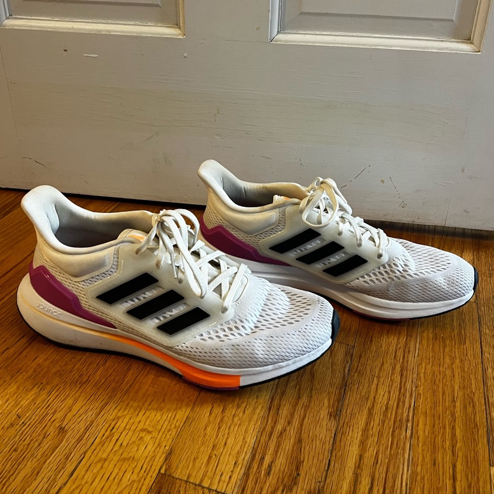 Sz 11 Adidas Bounce Sneakers